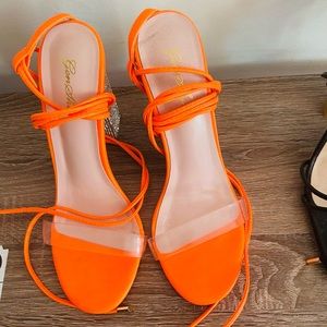 Lace up heels orange